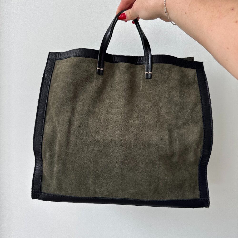 CLARE V. | Simple Tote in Army Suede w/ Black Border